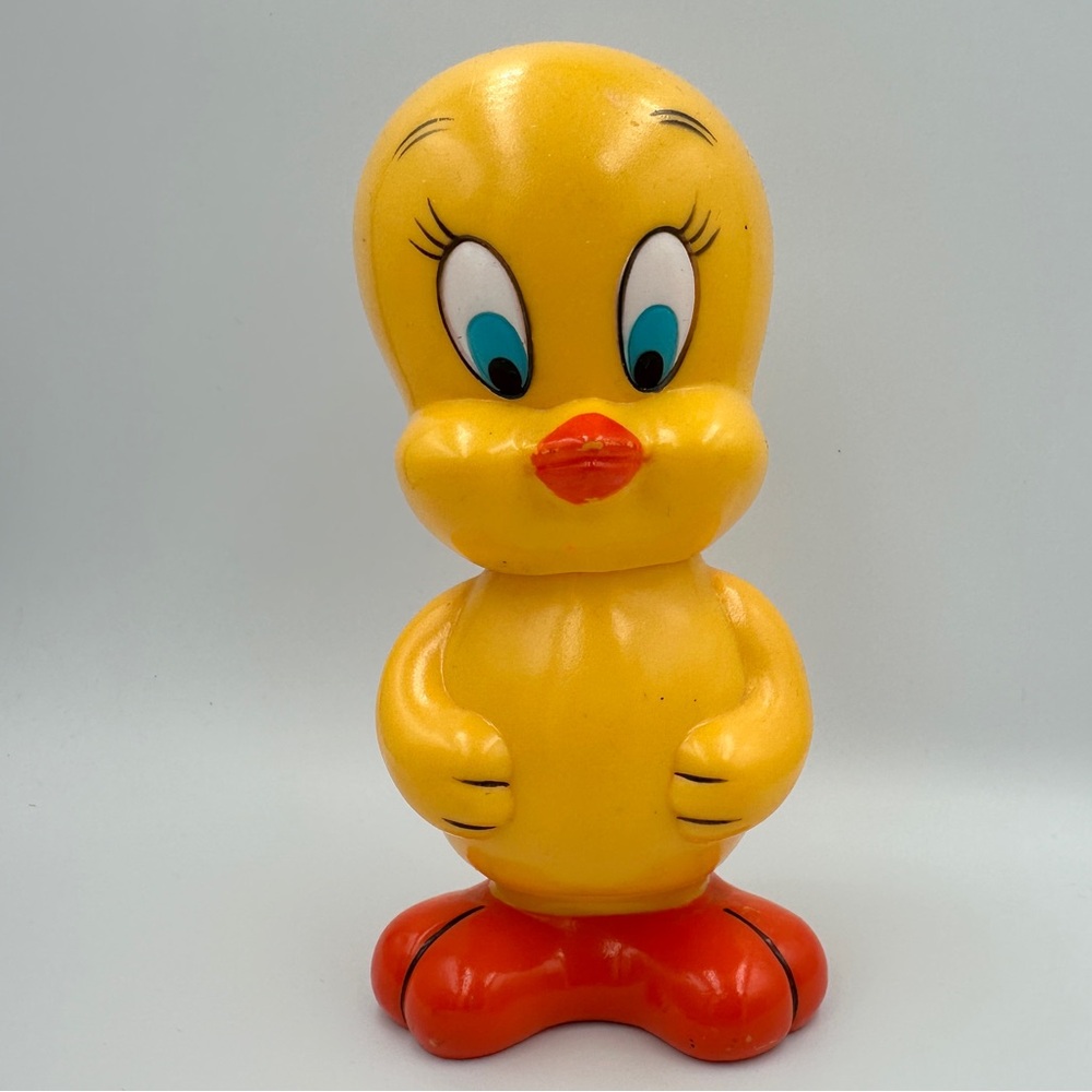 1976 Warner Brothers Tweety Bird Bank Vintage Dakin Made in Korea 6" Plastic